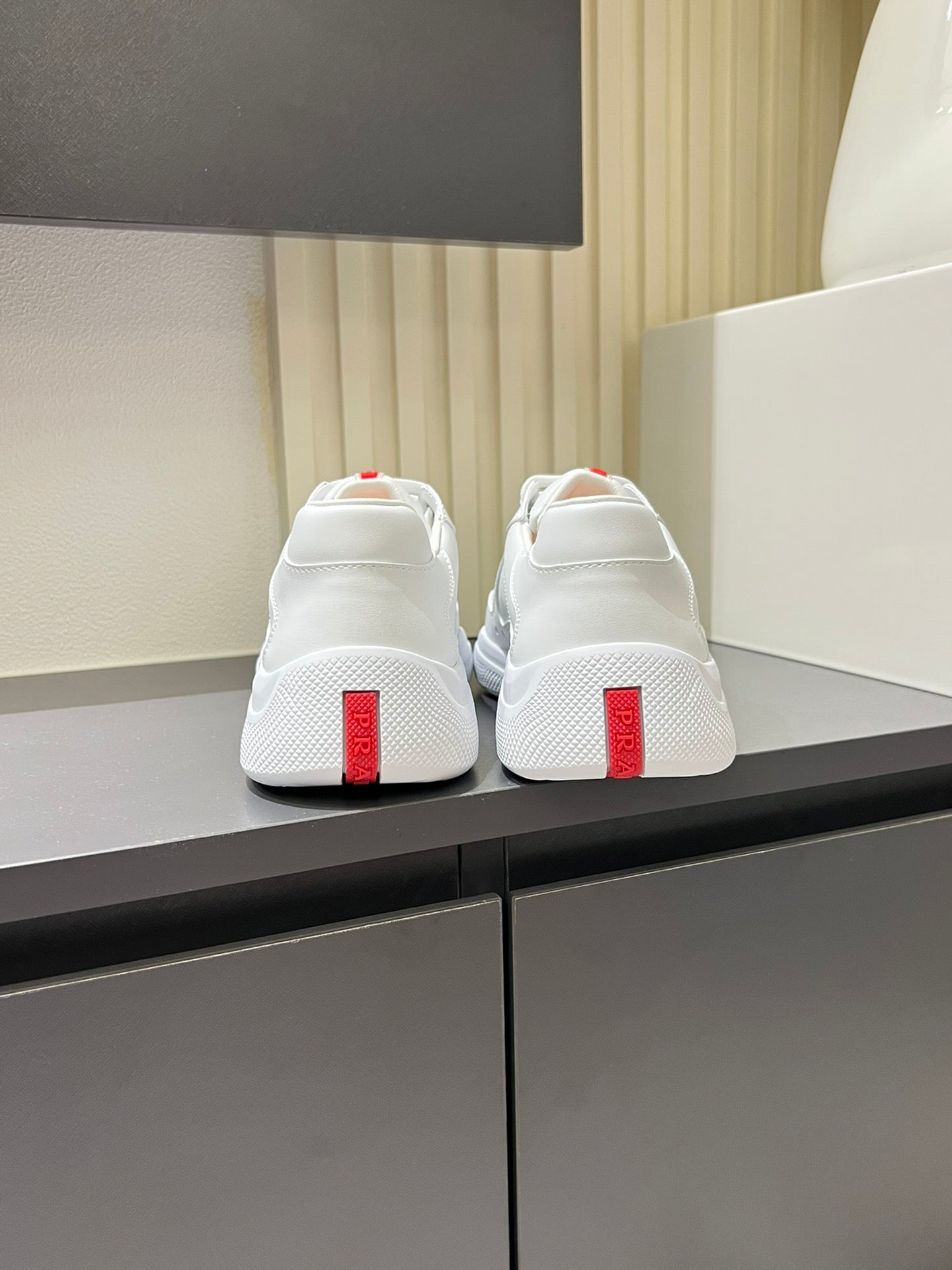 Sneaker Cup